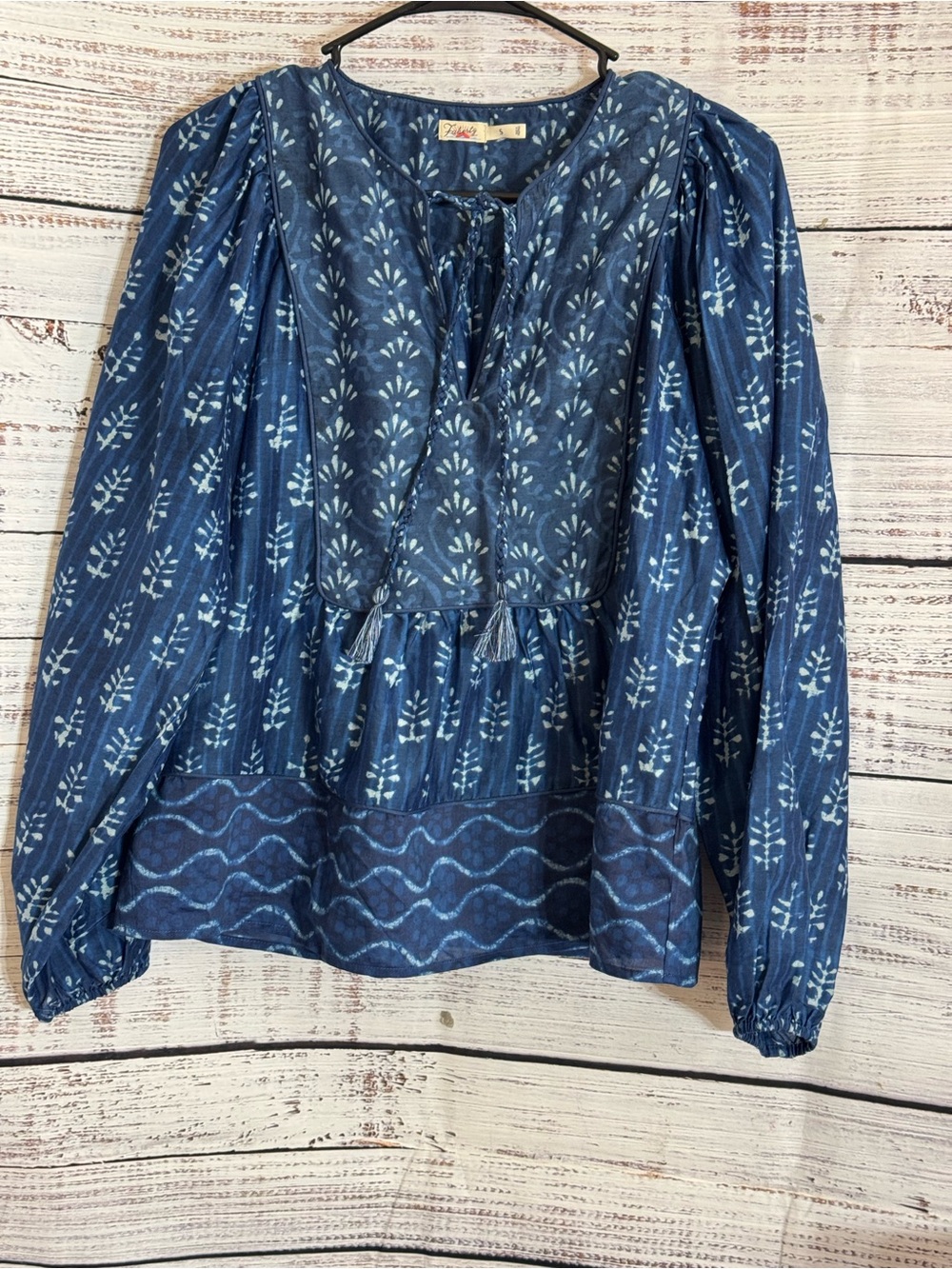 Fahrety Top Womens size Small Boho Indigo Printed Peasant Tunic with Tassel Tie - Picture 2 of 11